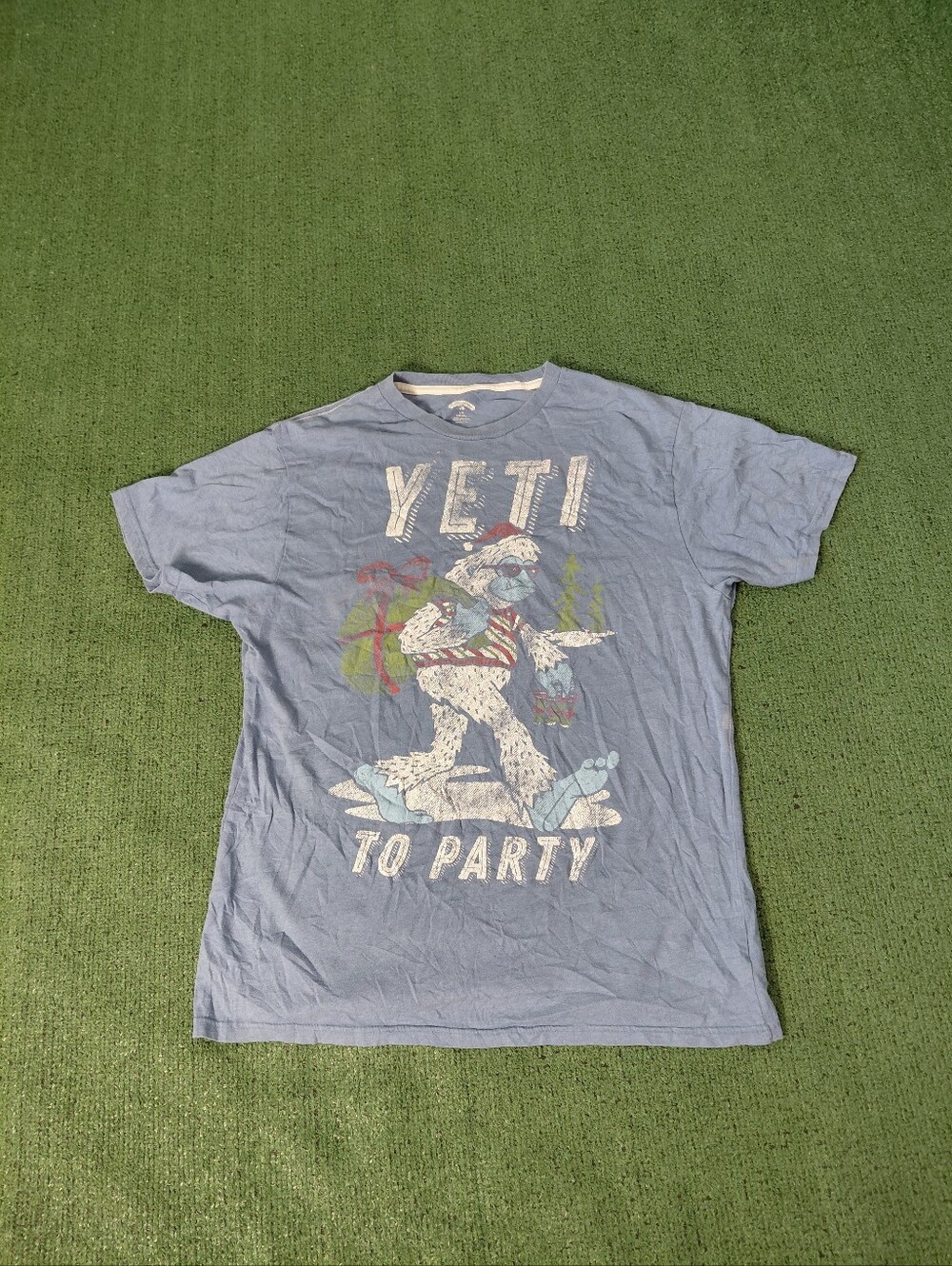 Holiday Time "Yeti To Party" Christmas Funny Blue T Shirt Sz Large
